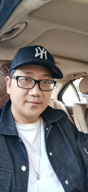 拥抱幸福的第一张照片--政和征婚网