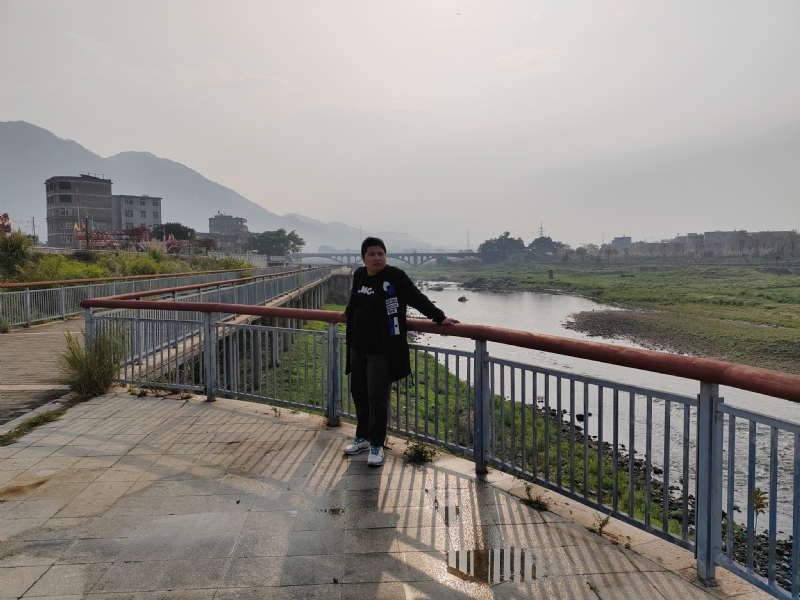 笑看蓝天的第一张照片--政和征婚网